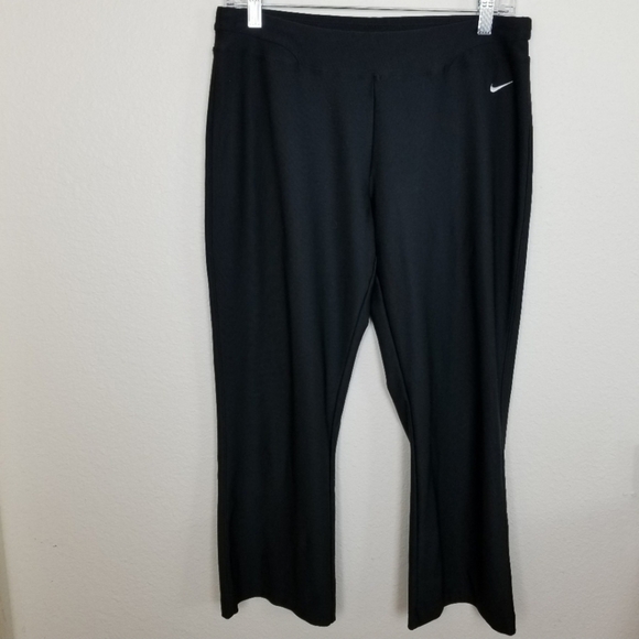 Nike Pants - Nike| fit dry black workout capri size medium